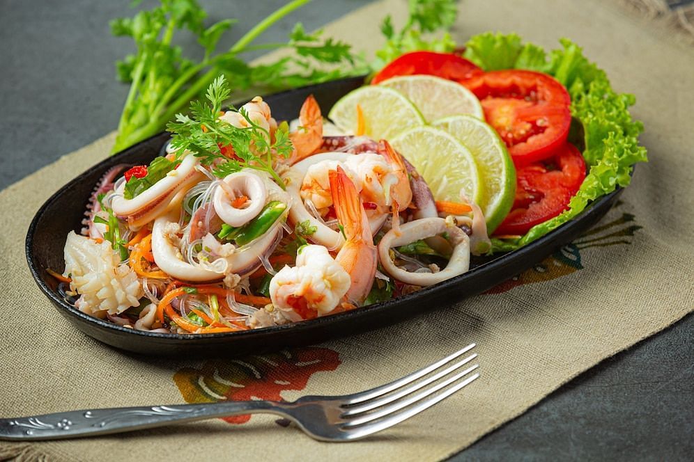 Seafood is full of iodine. (Image via Freepik/Jcomp)
